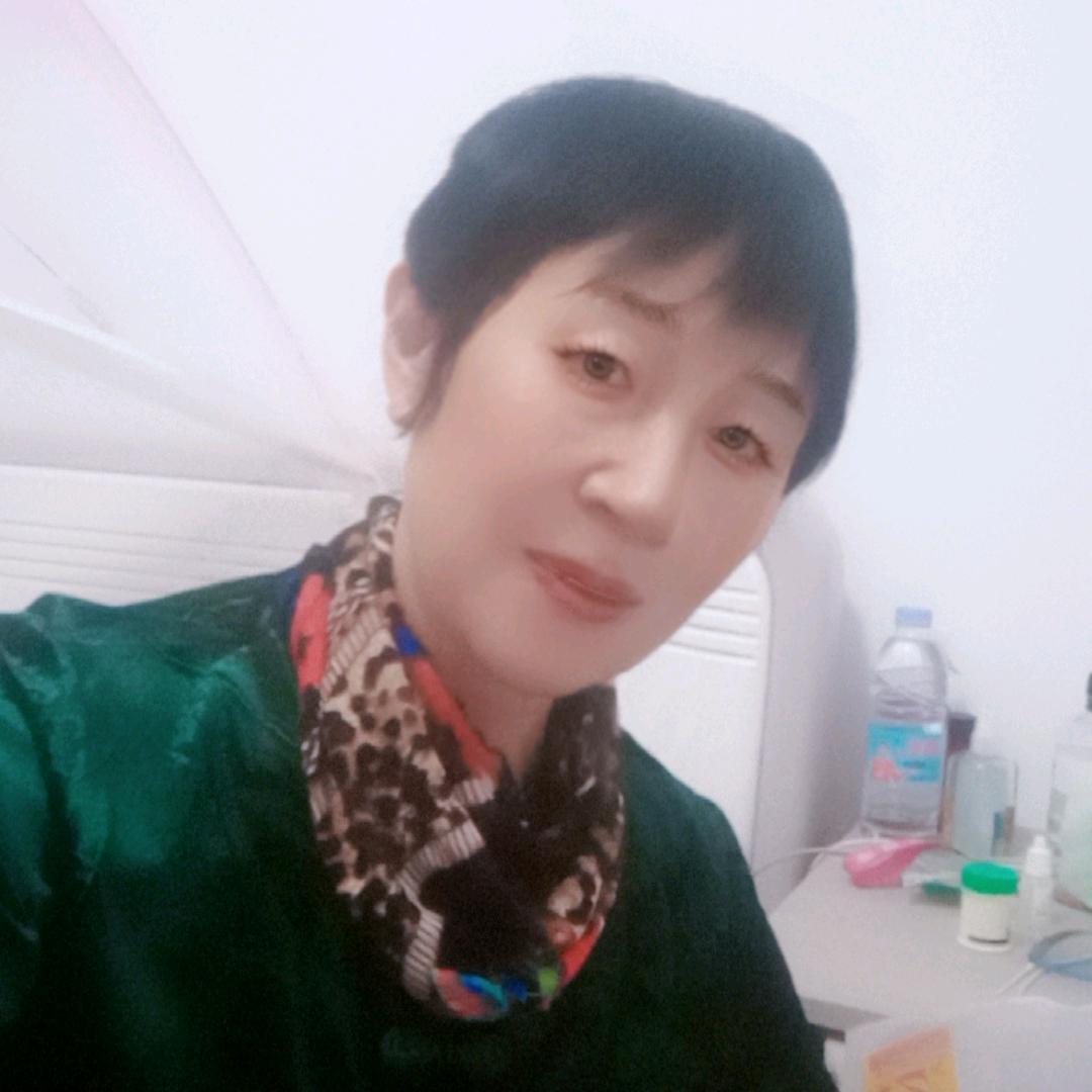 古灵精怪小姐姐