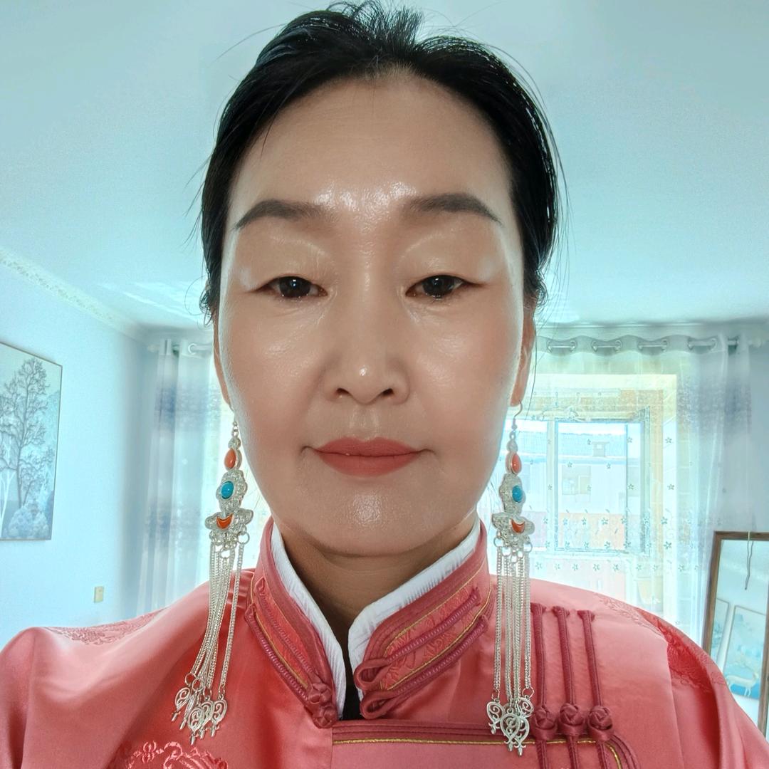 乌仁