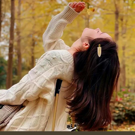 微 笑 女 孩 👧🏻