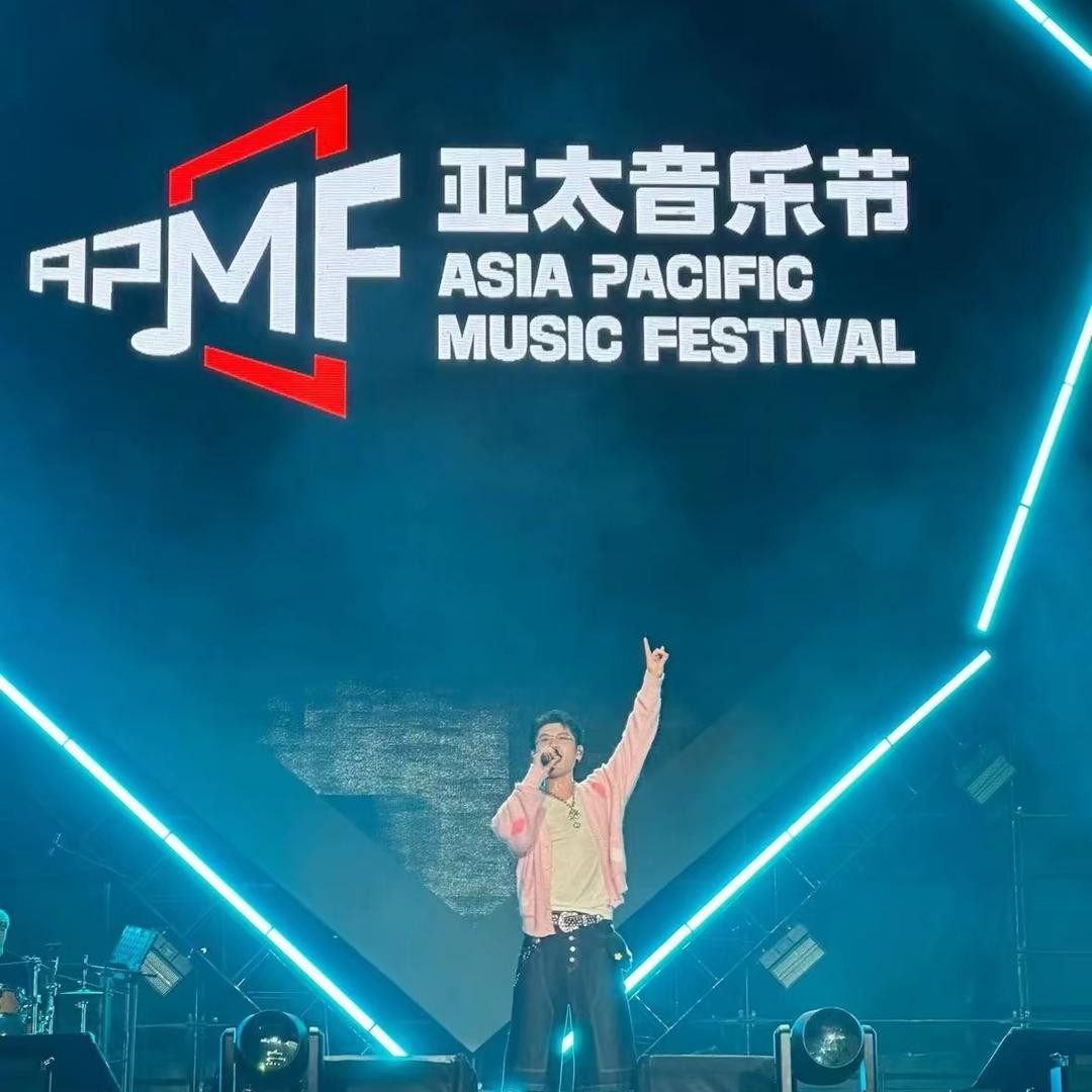 虾仁（见过谢锐韬翁杰万妮达版）