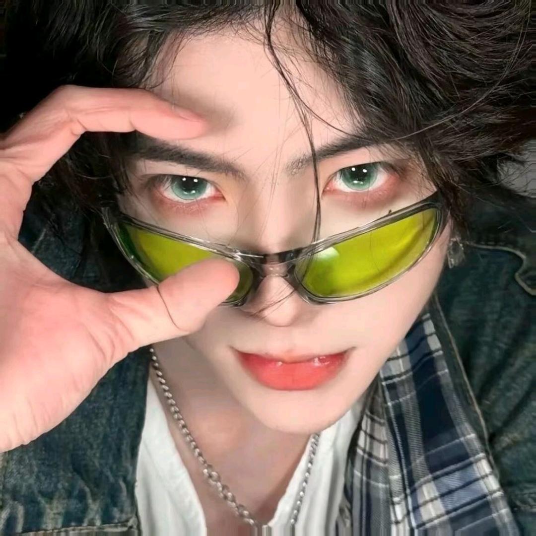 图图每天cos女仆勾引壮壮妈🌕