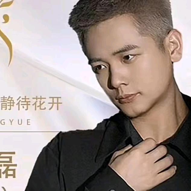 花小磊.  与花相约