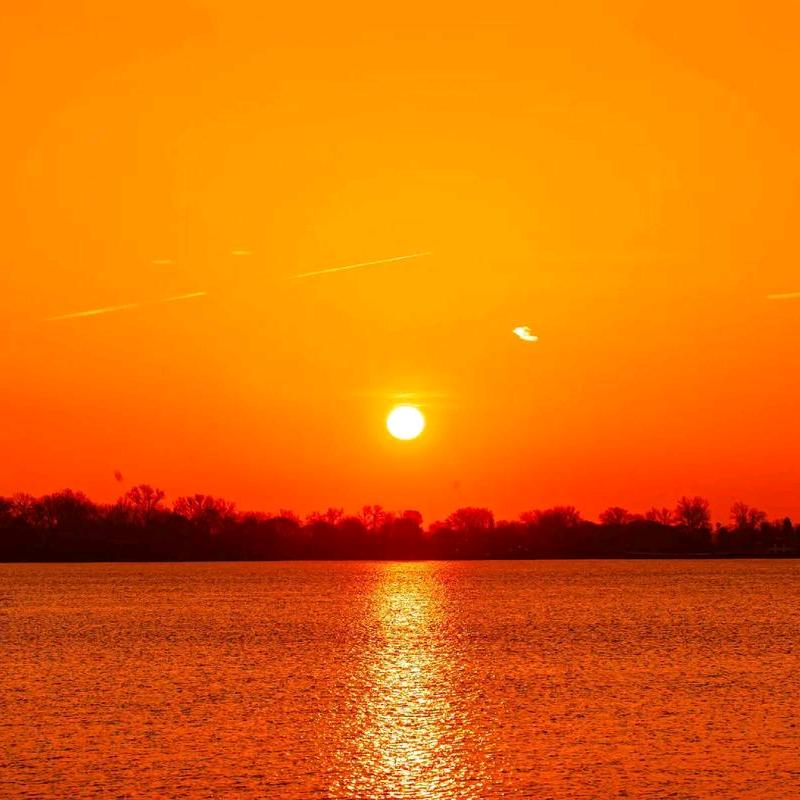 太阳出来喜洋洋