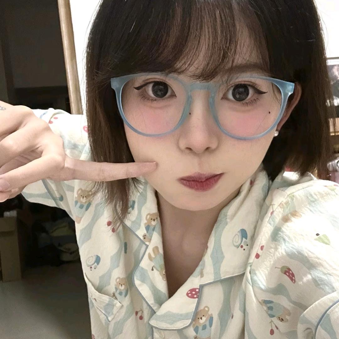 颜衡ヾ ^_^♪