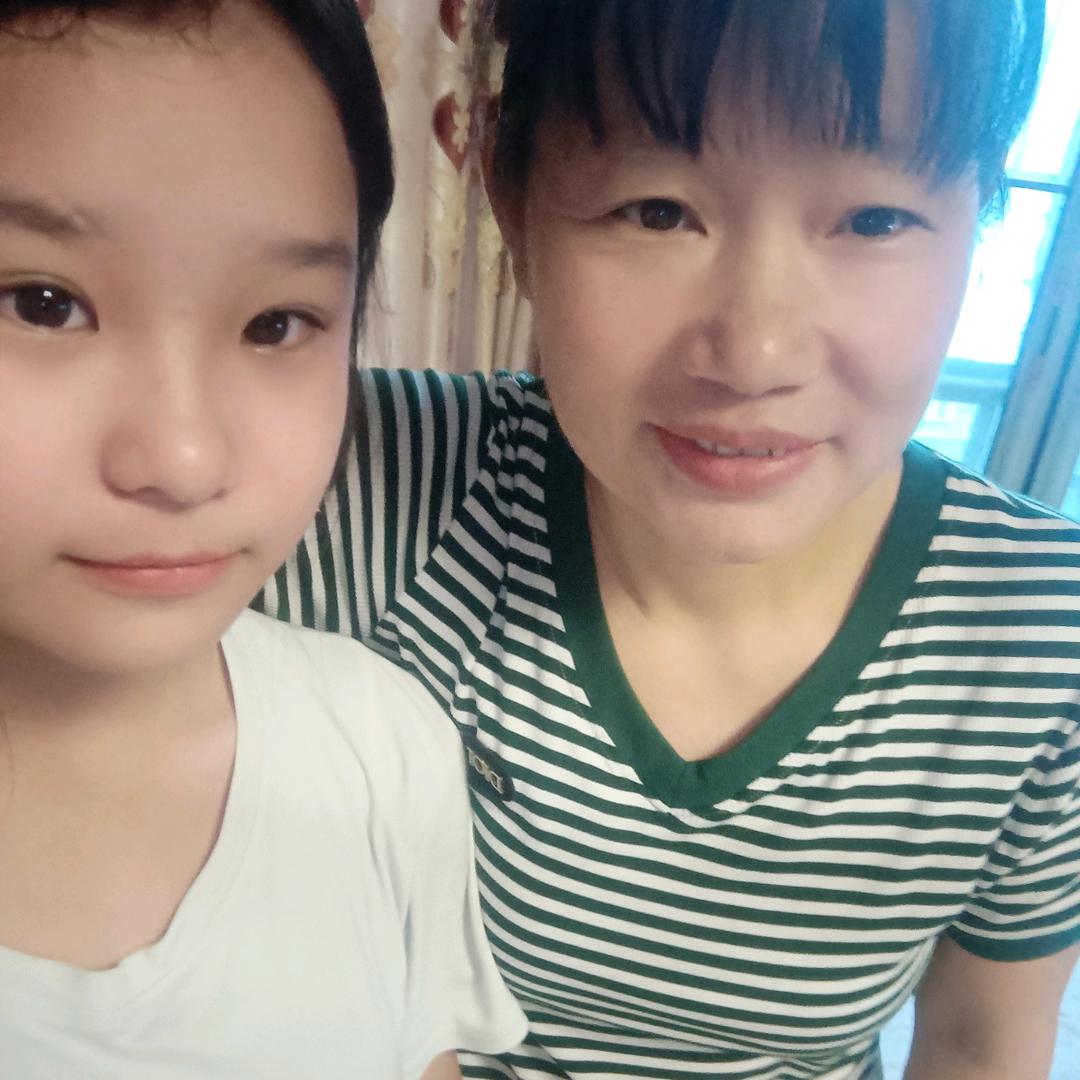 邹代容。