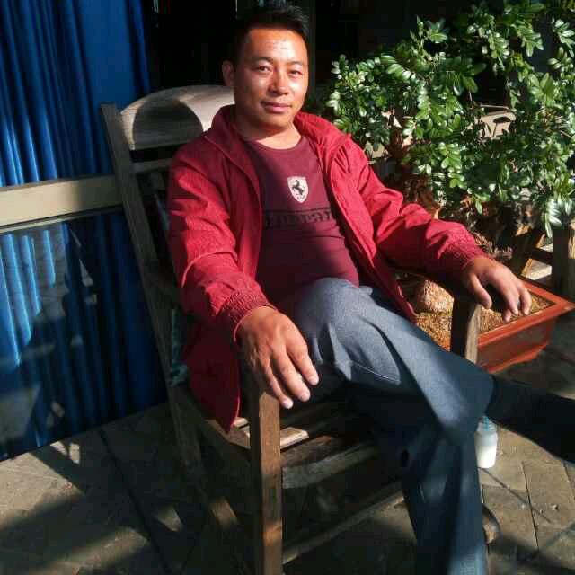 何英小吃小张哥