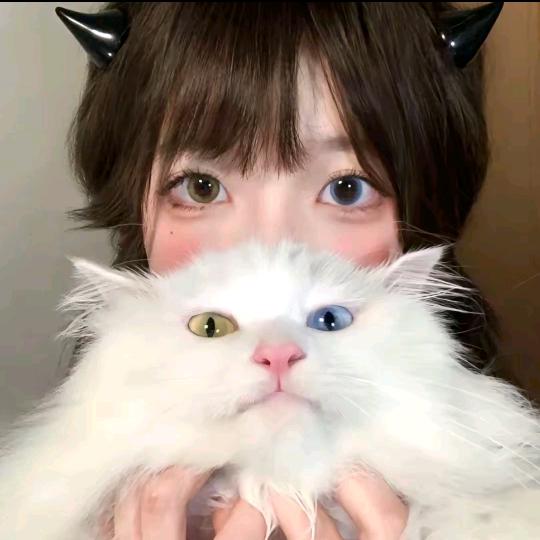 琳艺洁甜妹穿搭