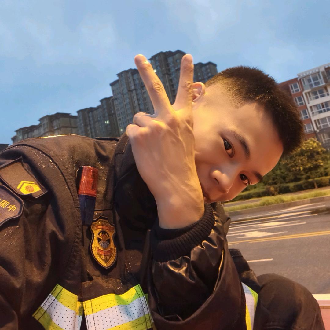 迪迦、