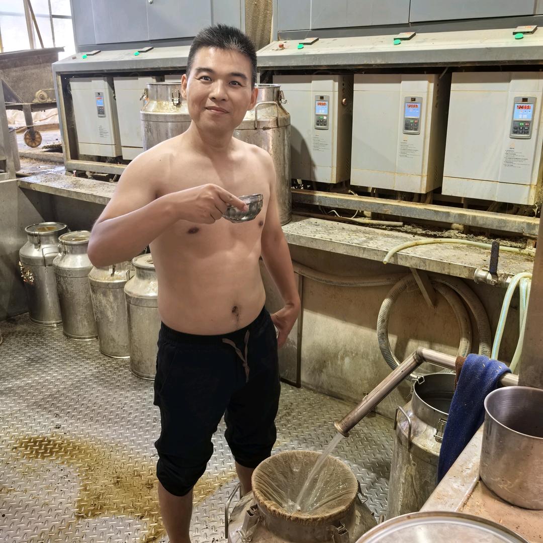 贵州著作怀江酿酒-赵凯