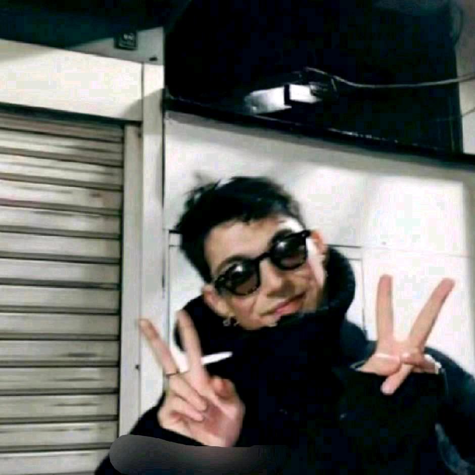 奥布力✌︎︎• ◡•