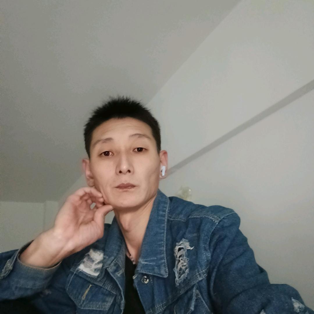 奔波的路上（橱窗有好多大家喜欢的东西欢迎