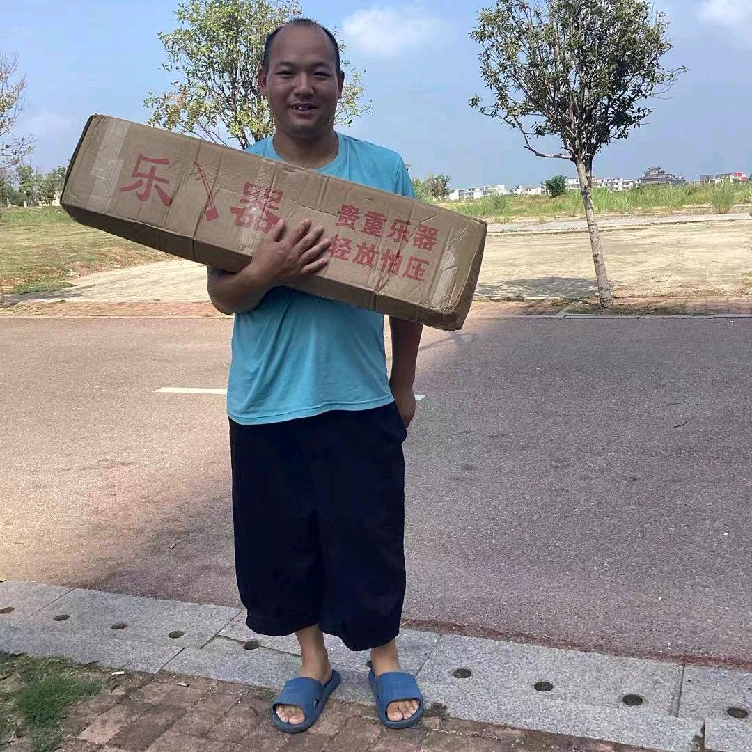 储诚志