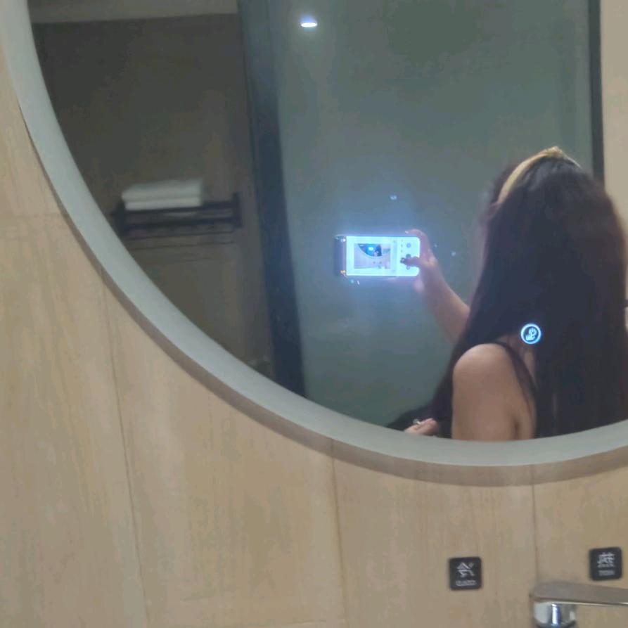 LV，，(˵¯͒〰¯͒˵)