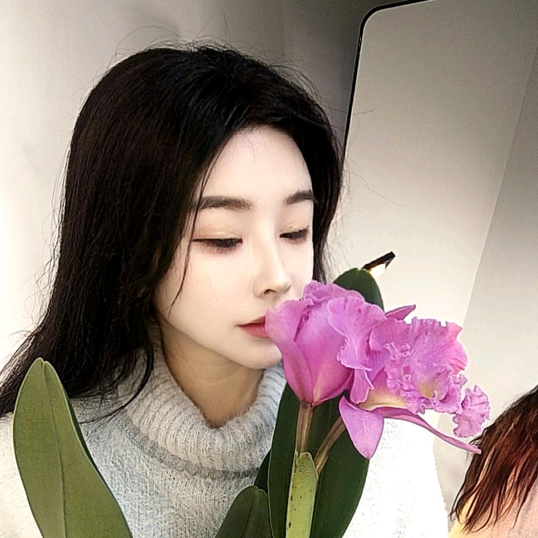 与叶园林【昆明绿植兰花杂物商品橱窗】