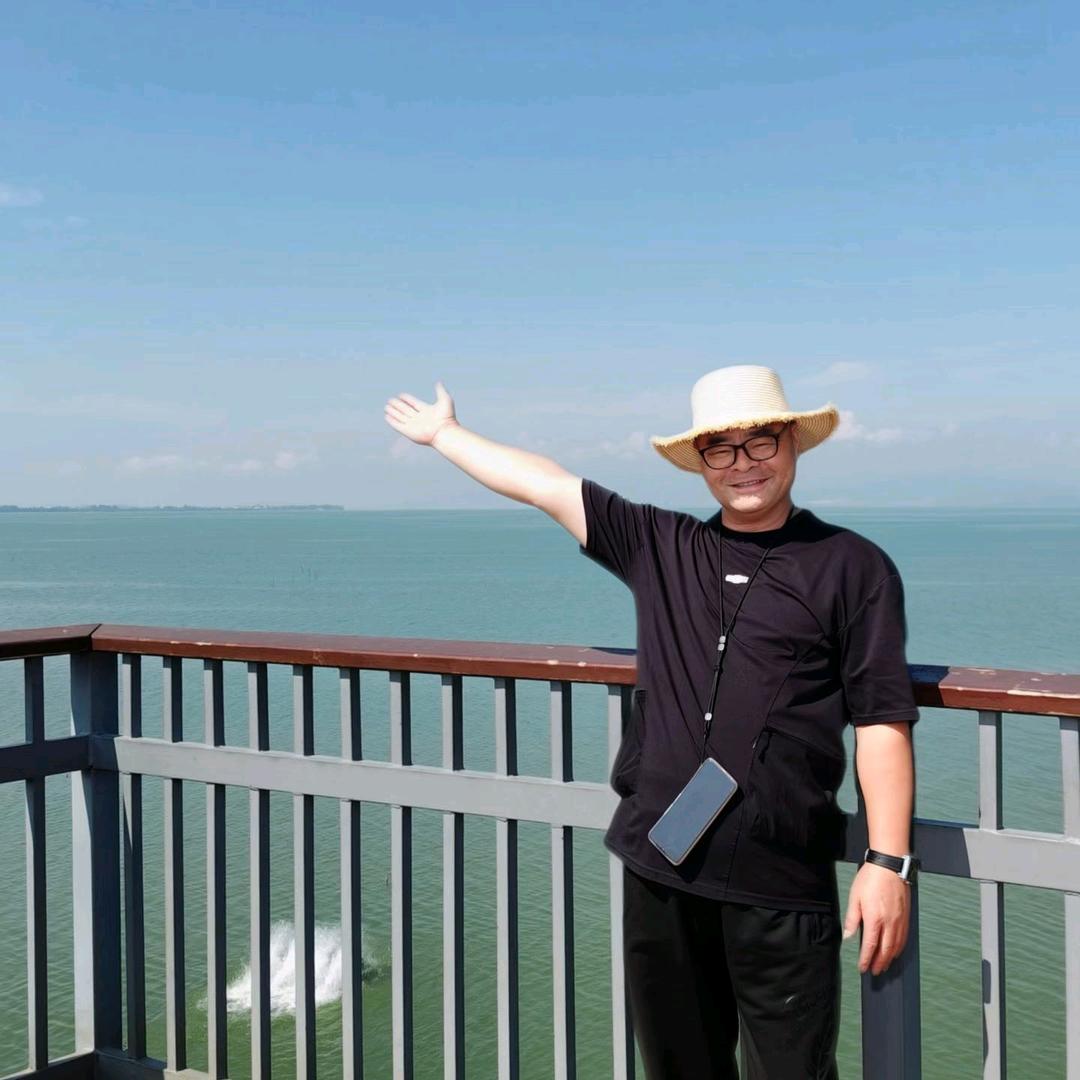 杨瑜头像
