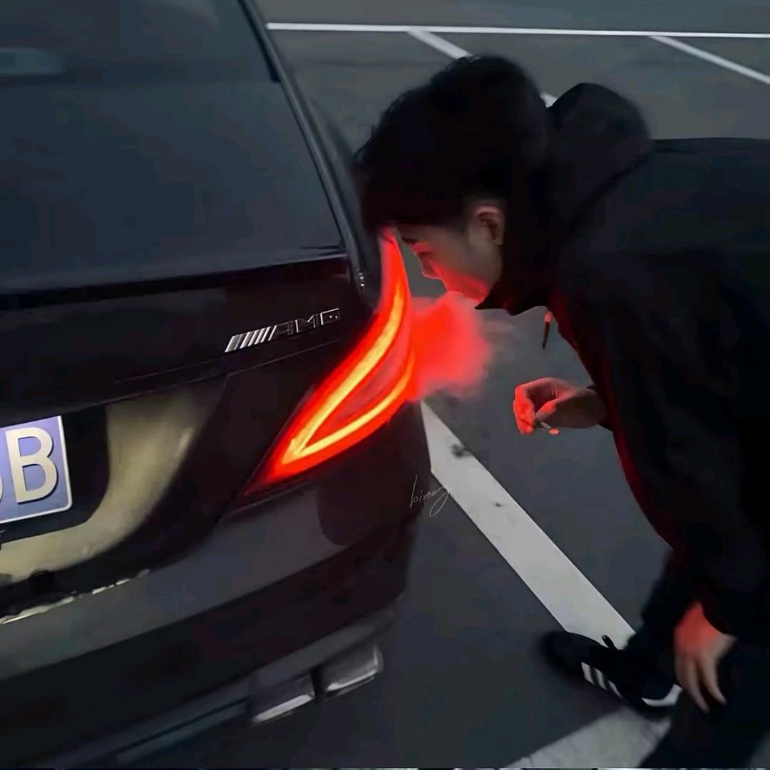 φ