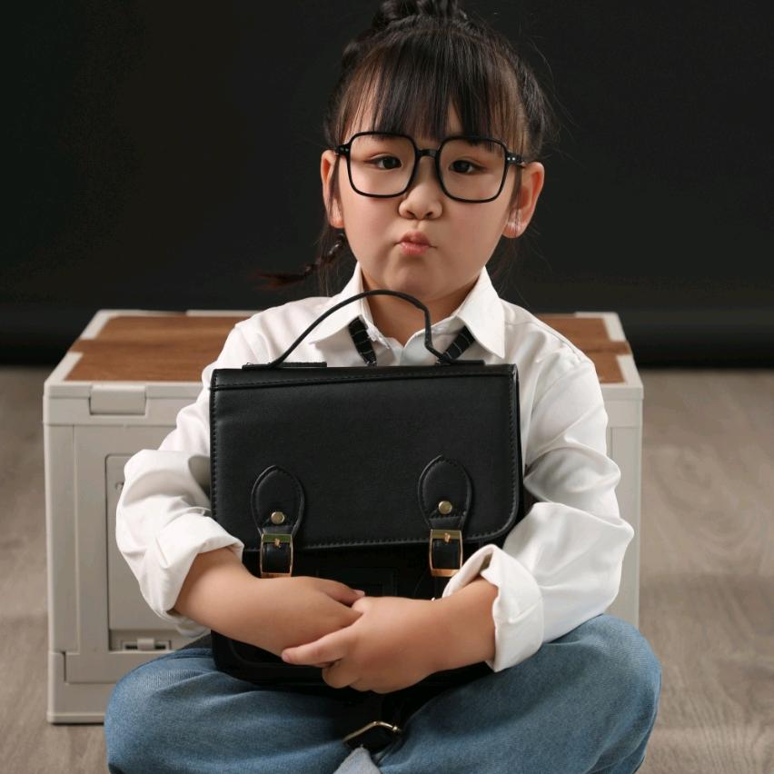 家有俩千金⁸¹⁵