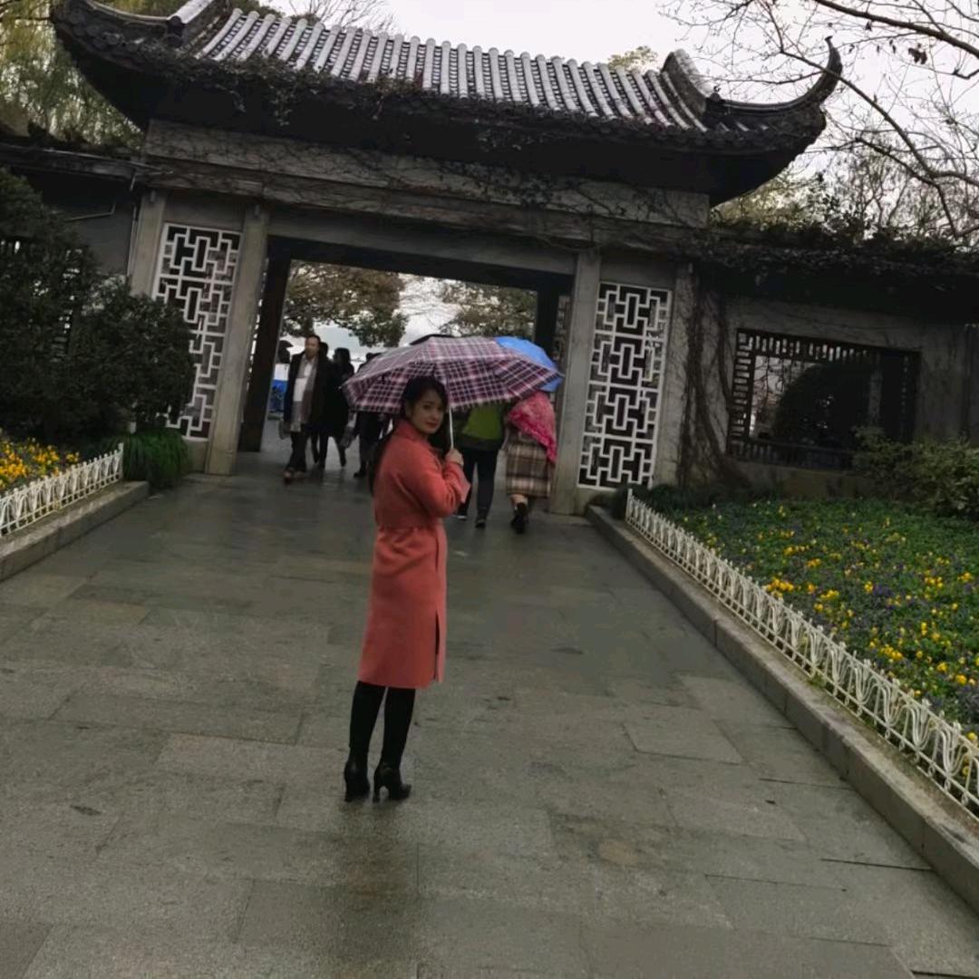伊宁县茹萱花艺馆