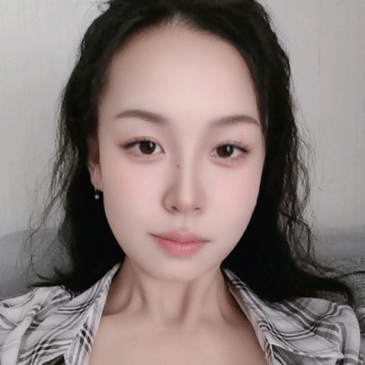 内黄踢脚线木地板