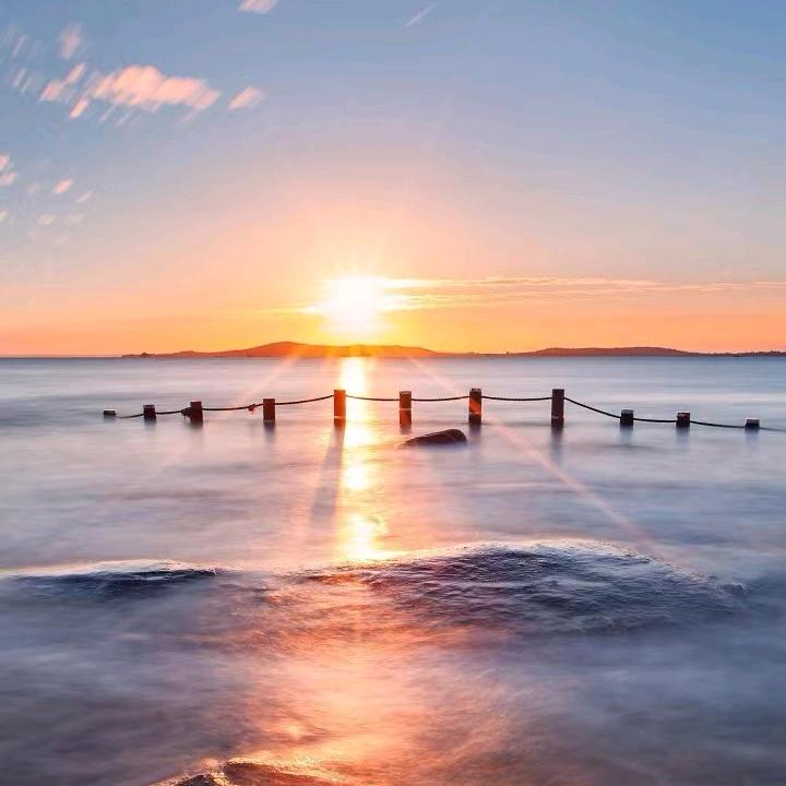 金蕊泛流霞