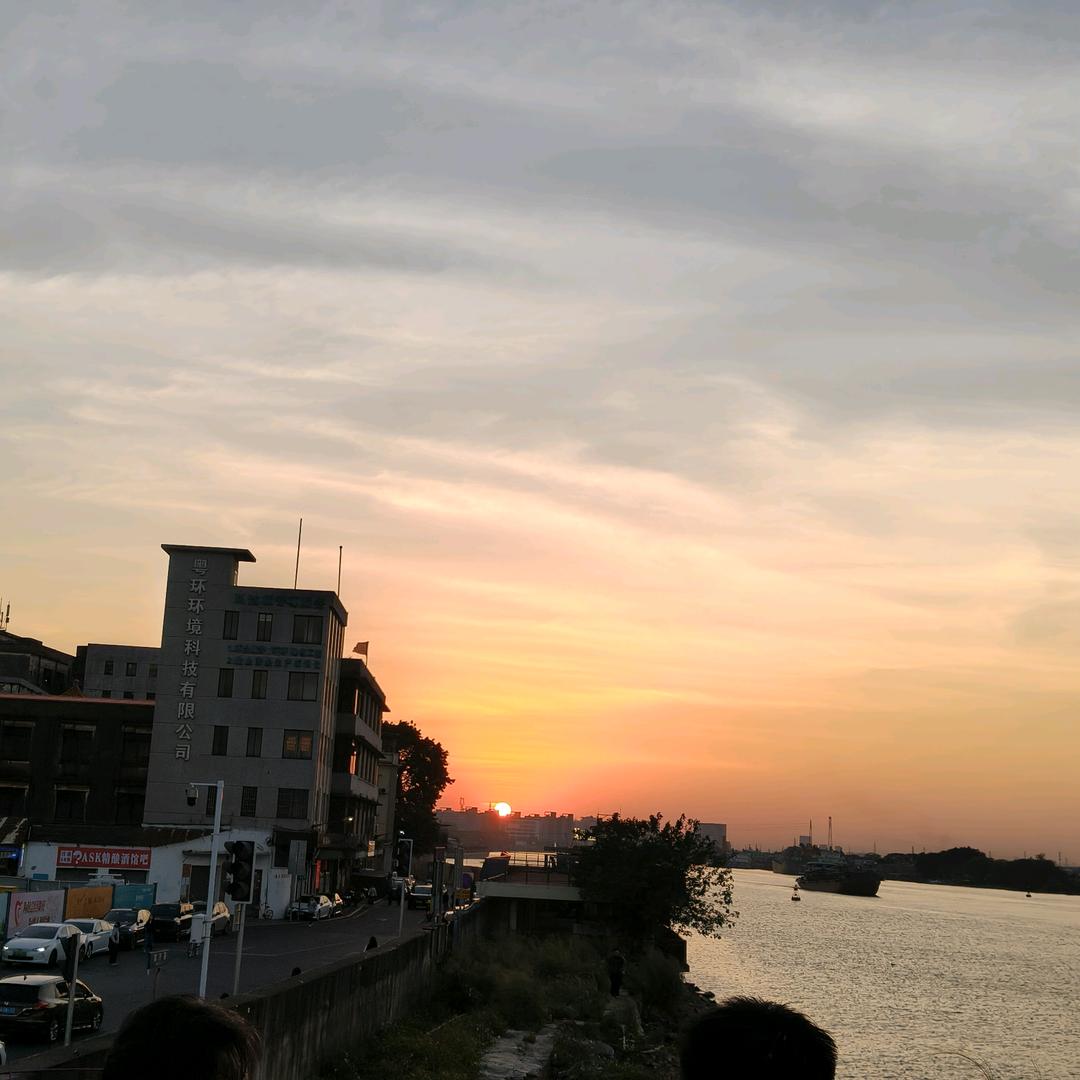 @梁小小