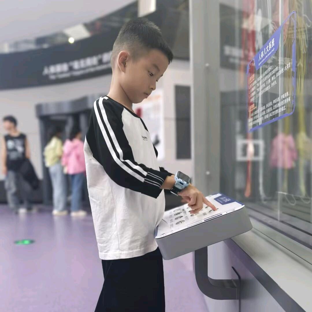 三年级睿哥哥