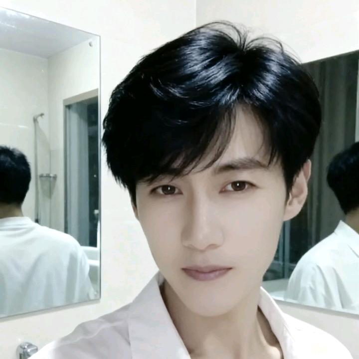 彬彬来迟我没有资格在乎迟来的祝福