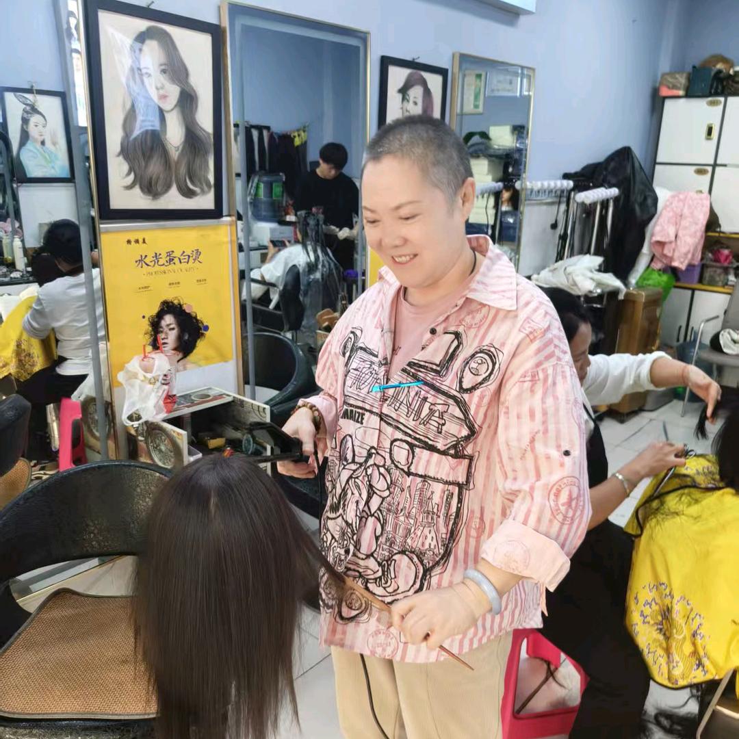 曲靖黛妮雅假发店