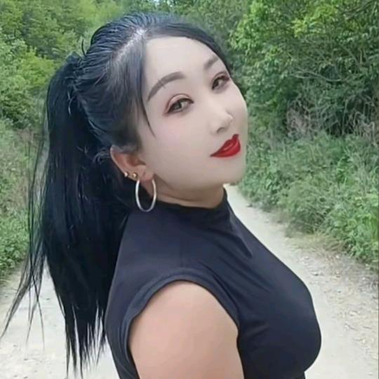 山里的女孩🌹