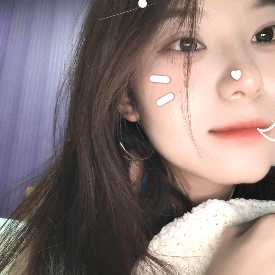 招财猫的小铃铛。