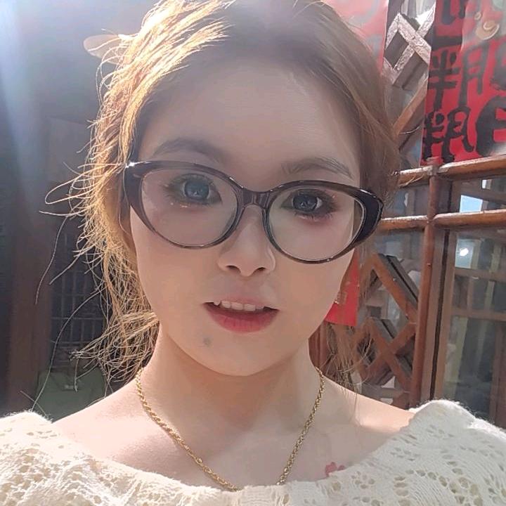 你说爱像云，要自在漂浮才美丽
