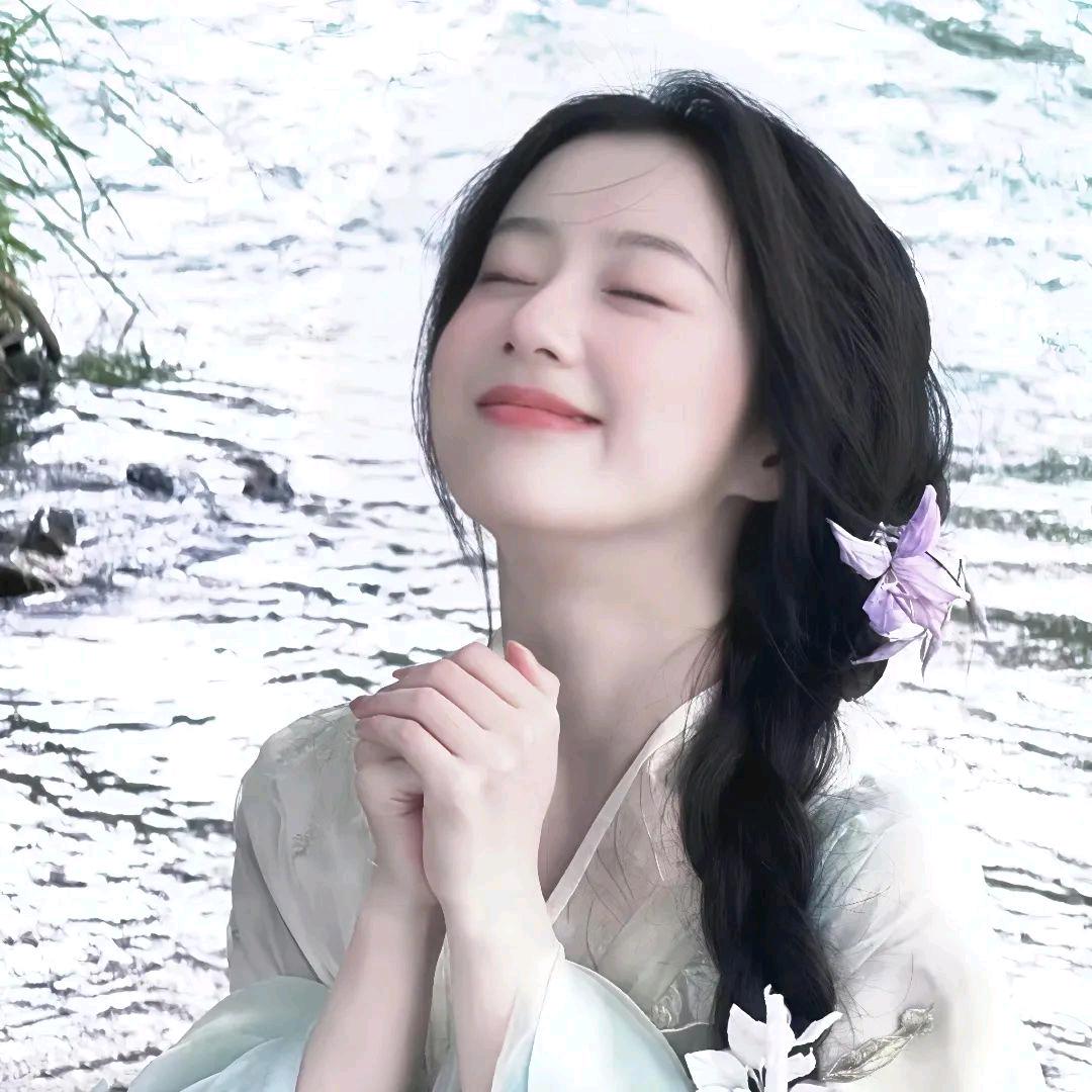 晚秋散了雾