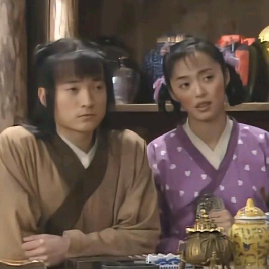 请问果蝠绒小姐在吗