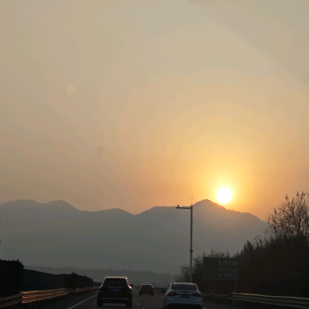 程又青