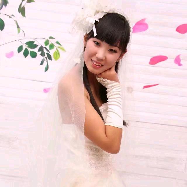 雪宝宝，颍上县美容店德宝吊顶