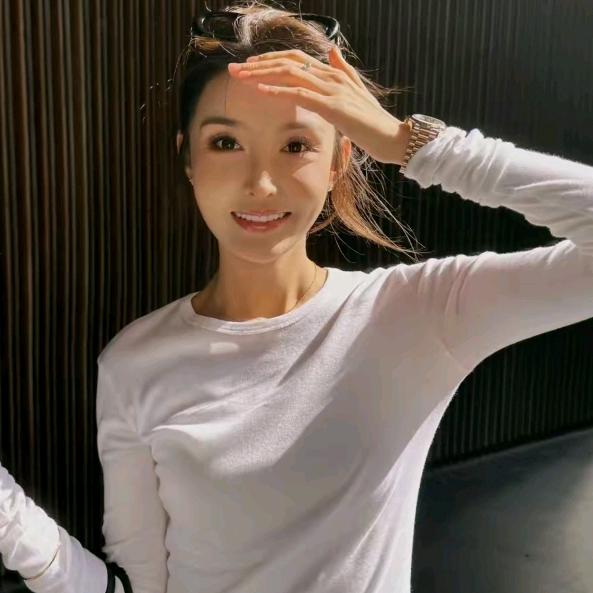 李予诺(穿搭分享)