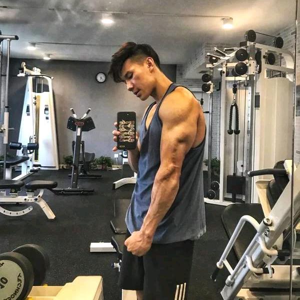 迟李姚举铁塑形