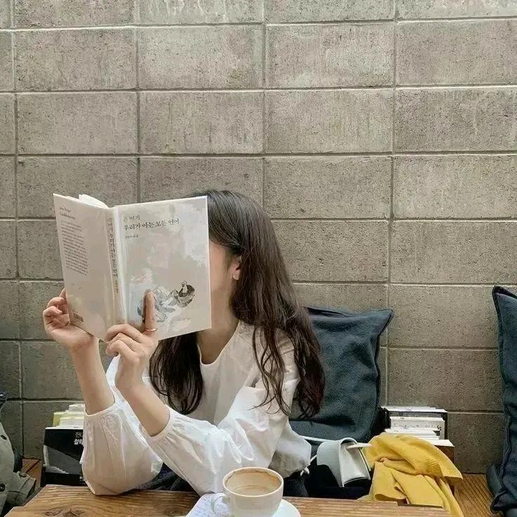 小妤吖.