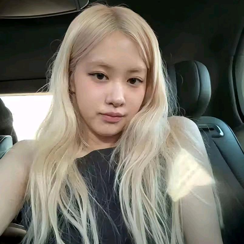𝙈𝙤𝙢𝙚𝙣𝙩·