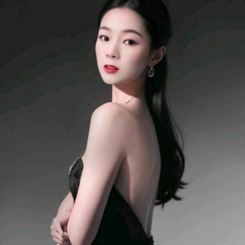 （彭丿💃☘️🌹🔥🍃