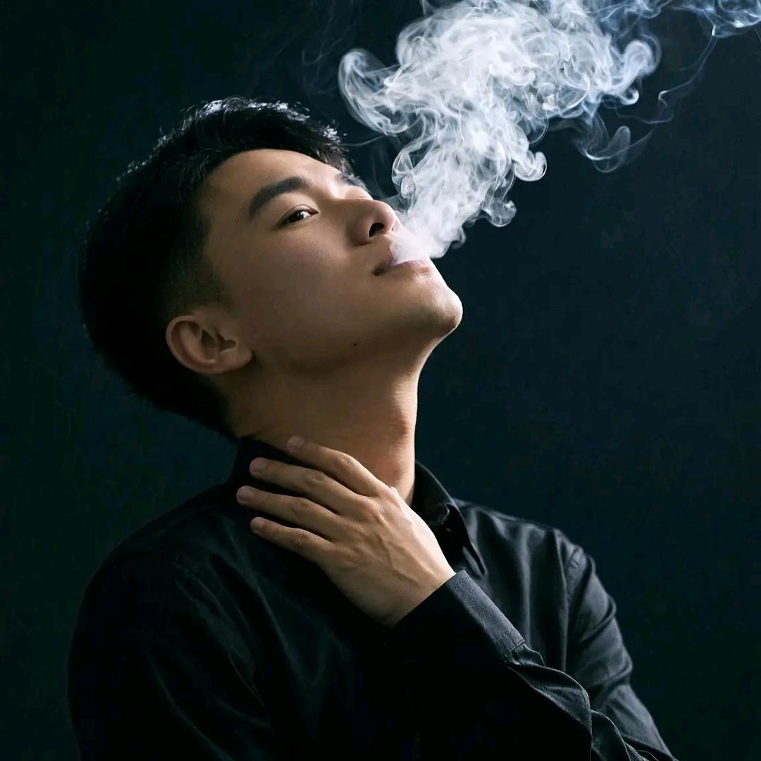 @.李之越