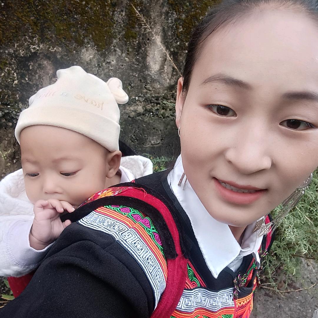 @农村 女孩  果果 （03年）