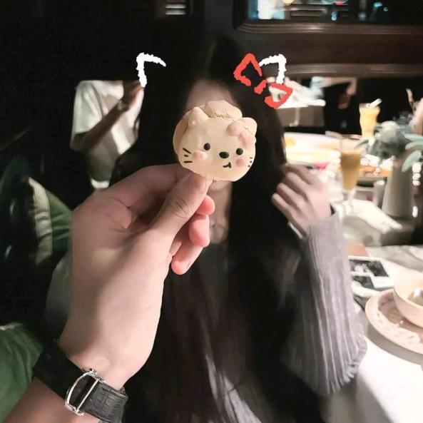 小小燕🍒.