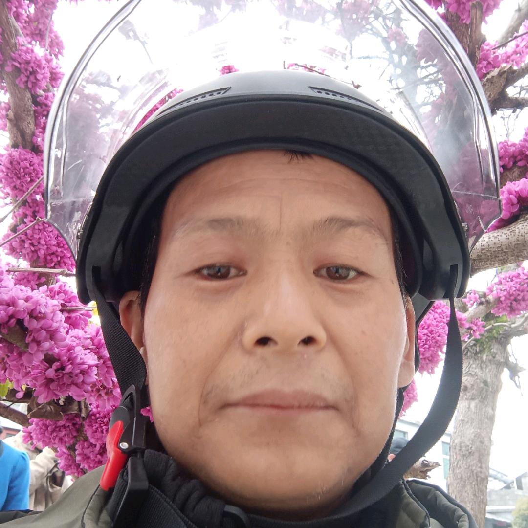 湘西海哥独自一个人来到株洲。打工