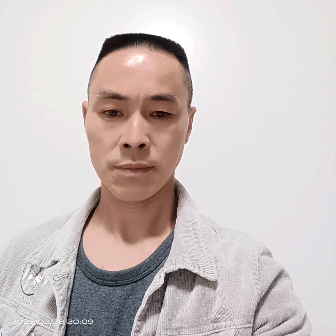 平哥三轮四轮拉货吊装1379597385