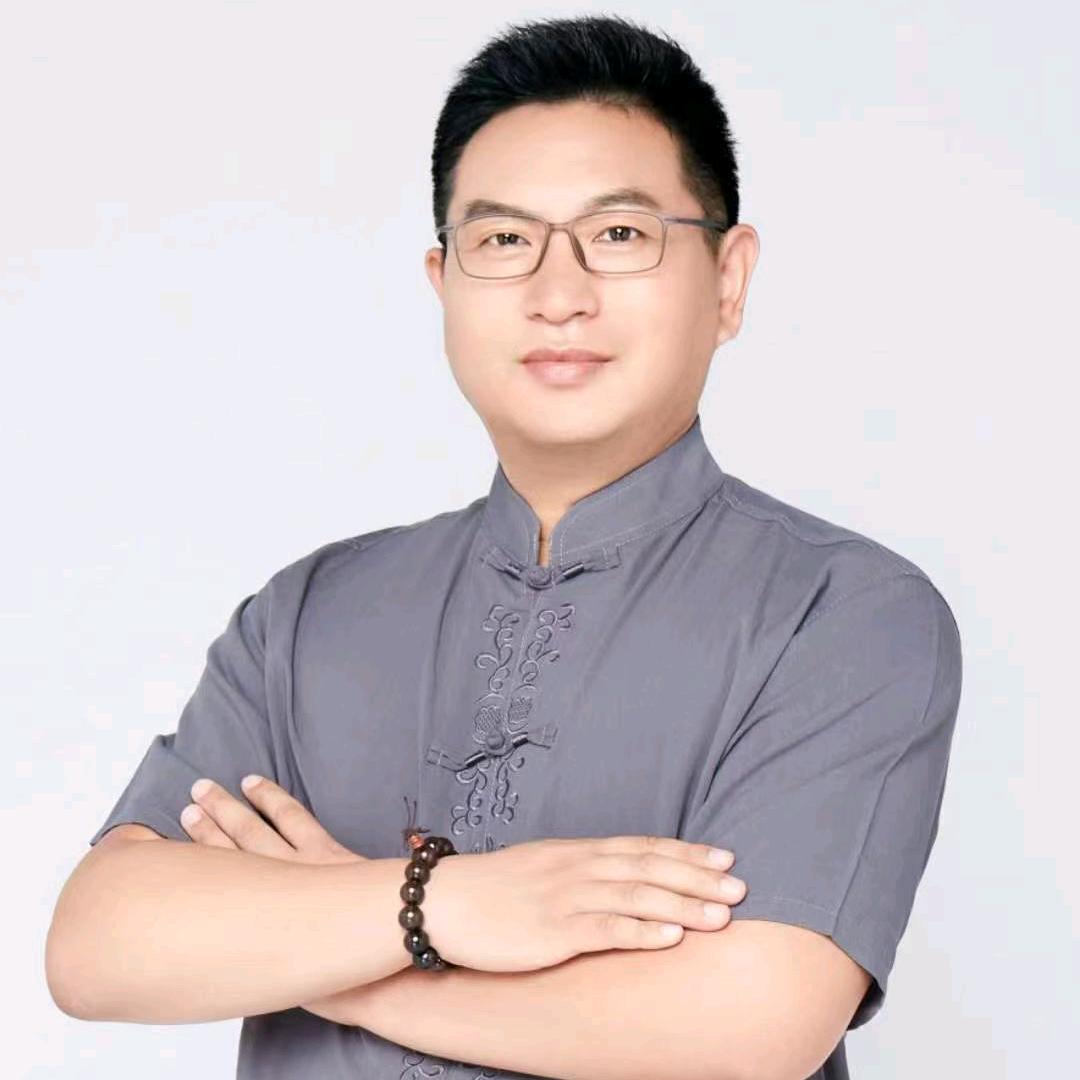 中正混元鹤膝堂龙子湖店