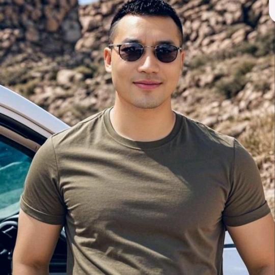 刚刚好……左撇子