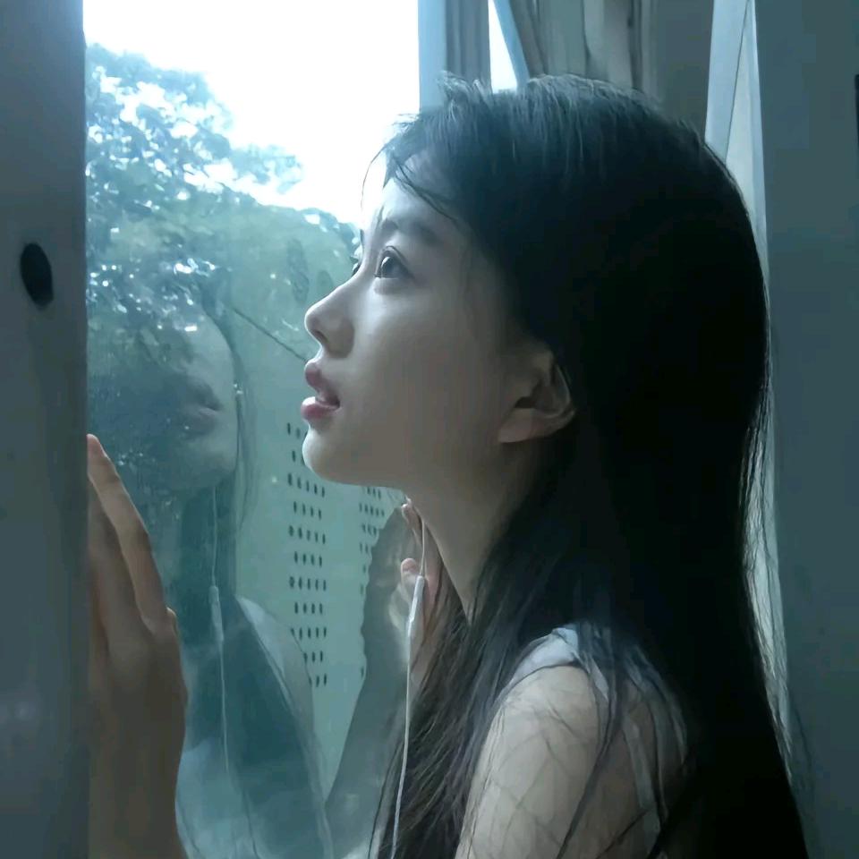 静静很乖.