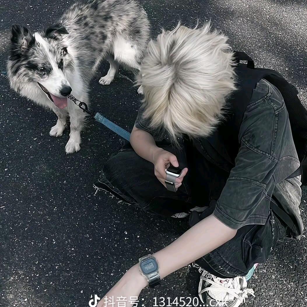 钱是𝑺𝒕𝒓𝒂𝒏𝒈r/.