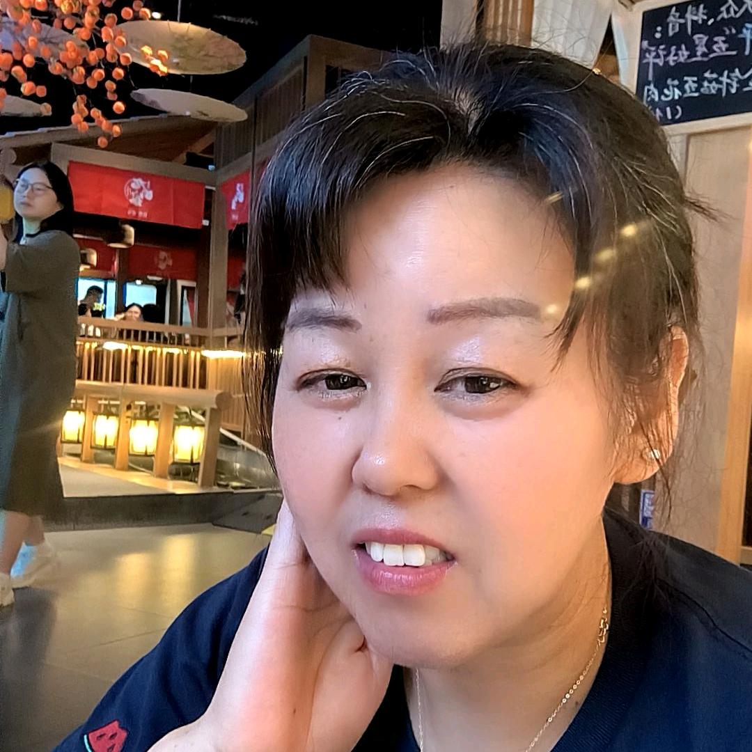 🌹嘻嘻😂᭄奶奶🌹🌿《橱窗里有好物
